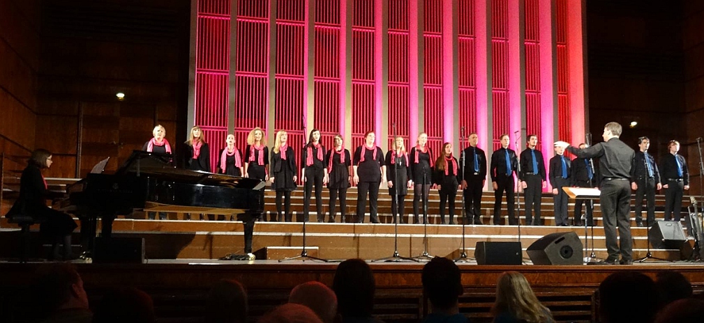 1100 Menschen im Publikum der Rudolf-Oetker-Halle. Und 21 Musiker von can carmina auf der BÃÂÃÂÃÂÃÂÃÂÃÂÃÂÃÂÃÂÃÂÃÂÃÂÃÂÃÂÃÂÃÂÃÂÃÂÃÂÃÂÃÂÃÂÃÂÃÂÃÂÃÂÃÂÃÂÃÂÃÂÃÂÃÂÃÂÃÂÃÂÃÂÃÂÃÂÃÂÃÂÃÂÃÂÃÂÃÂÃÂÃÂÃÂÃÂÃÂÃÂÃÂÃÂÃÂÃÂÃÂÃÂÃÂÃÂÃÂÃÂÃÂÃÂÃÂühne mit dem emotionalen HÃÂÃÂÃÂÃÂÃÂÃÂÃÂÃÂÃÂÃÂÃÂÃÂÃÂÃÂÃÂÃÂÃÂÃÂÃÂÃÂÃÂÃÂÃÂÃÂÃÂÃÂÃÂÃÂÃÂÃÂÃÂÃÂÃÂÃÂÃÂÃÂÃÂÃÂÃÂÃÂÃÂÃÂÃÂÃÂÃÂÃÂÃÂÃÂÃÂÃÂÃÂÃÂÃÂÃÂÃÂÃÂÃÂÃÂÃÂÃÂÃÂÃÂÃÂöhepunkt: